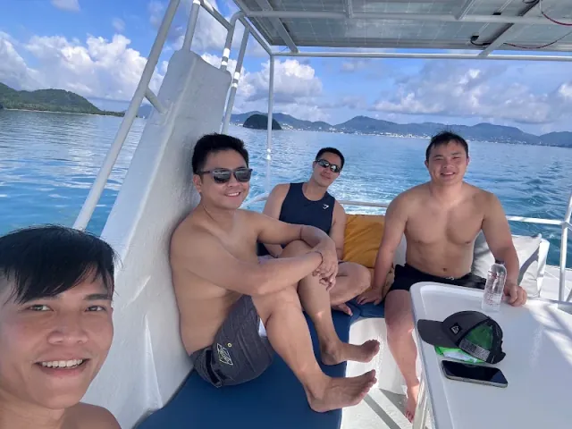 Shawn’s group of four on the boat