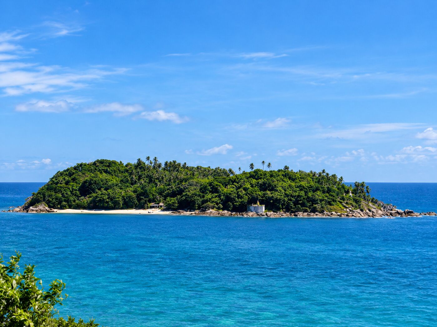 Koh Kaeo (Buddha Island) seen from the water