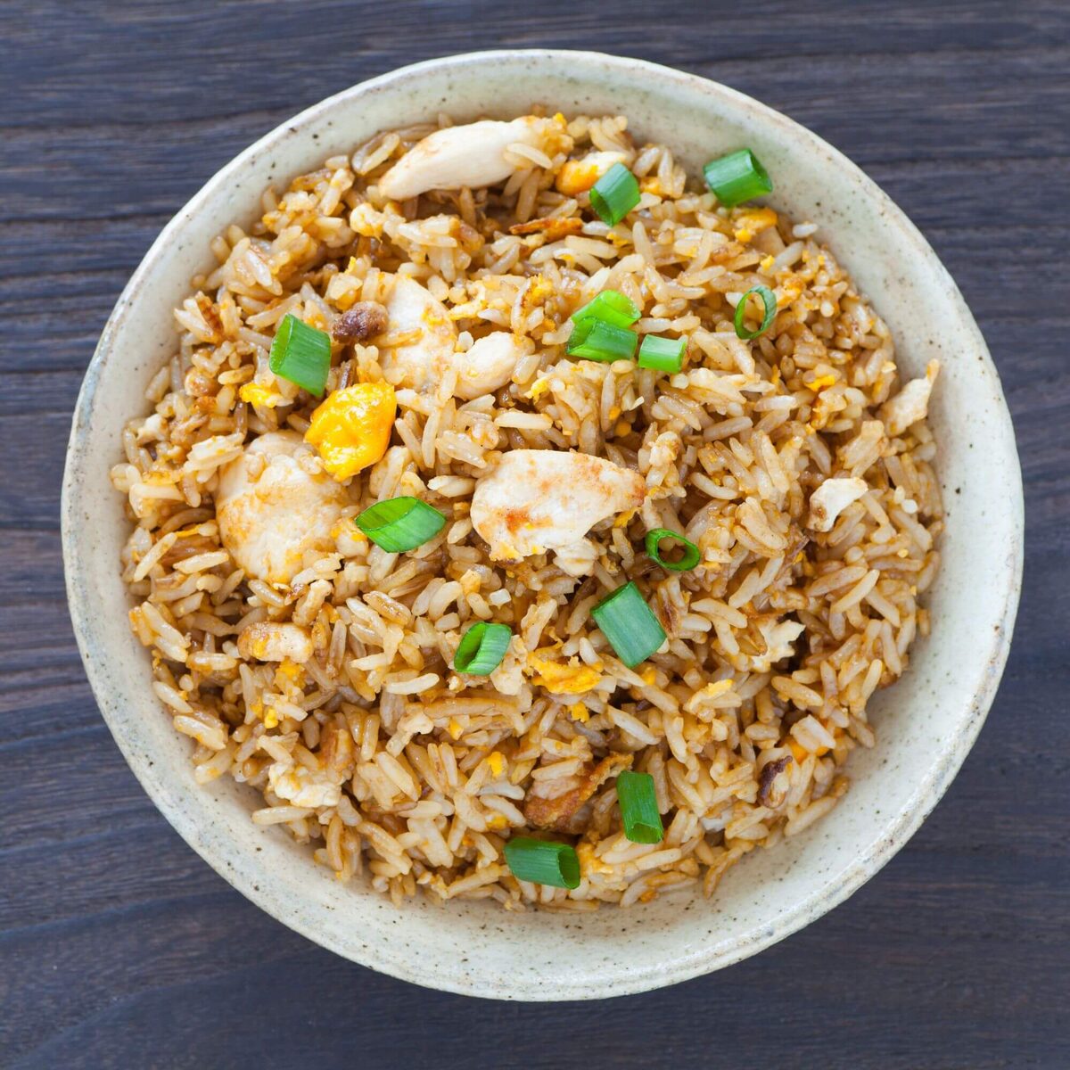 Thailändisches Essen für Taucher: gebratener Reis mit Hähnchen