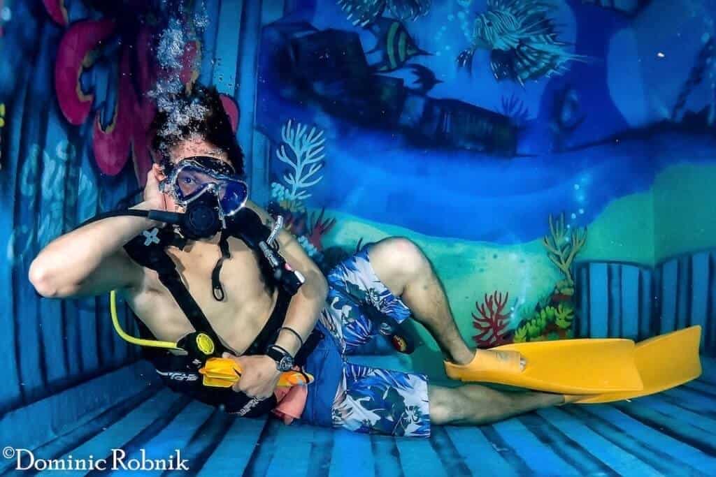 Open Water Diver Kurs in Thailand Schwimmbad Lektionen