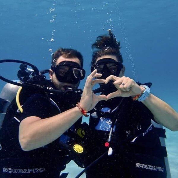 Try Scuba Diving in Phuket couple